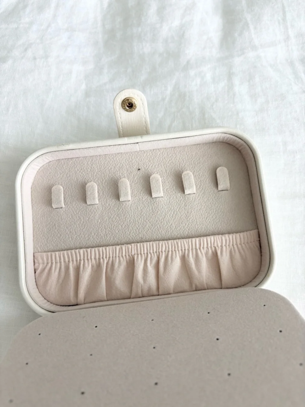 Amazon white travel